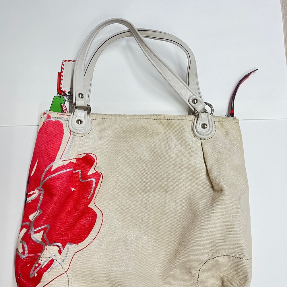 Coach Poppy Canvas Tote bag - Picture 2 of 5
